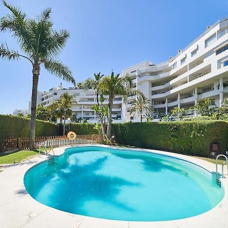 Superbe Appartement Avec Jaccuzi Marbella Esterno foto