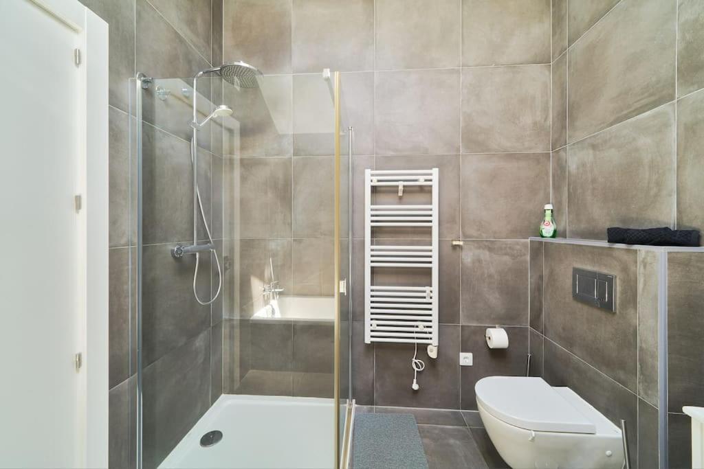 Superbe Appartement Avec Jaccuzi Marbella Esterno foto