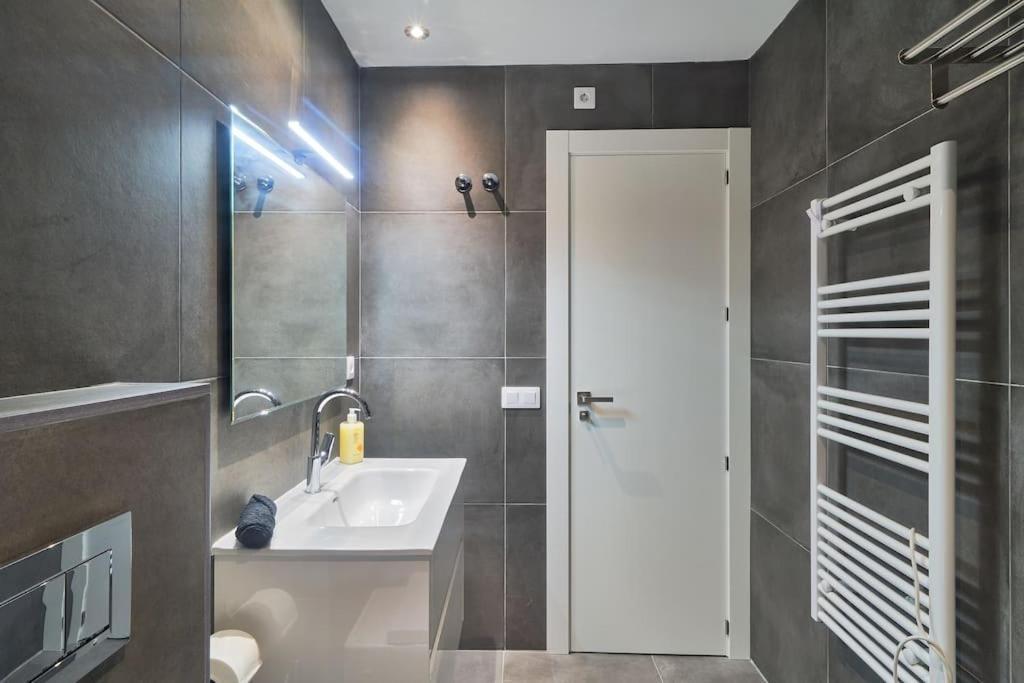 Superbe Appartement Avec Jaccuzi Marbella Esterno foto