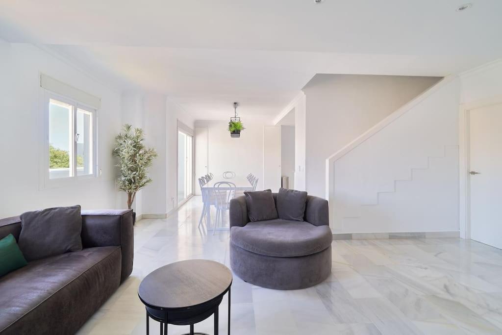 Superbe Appartement Avec Jaccuzi Marbella Esterno foto