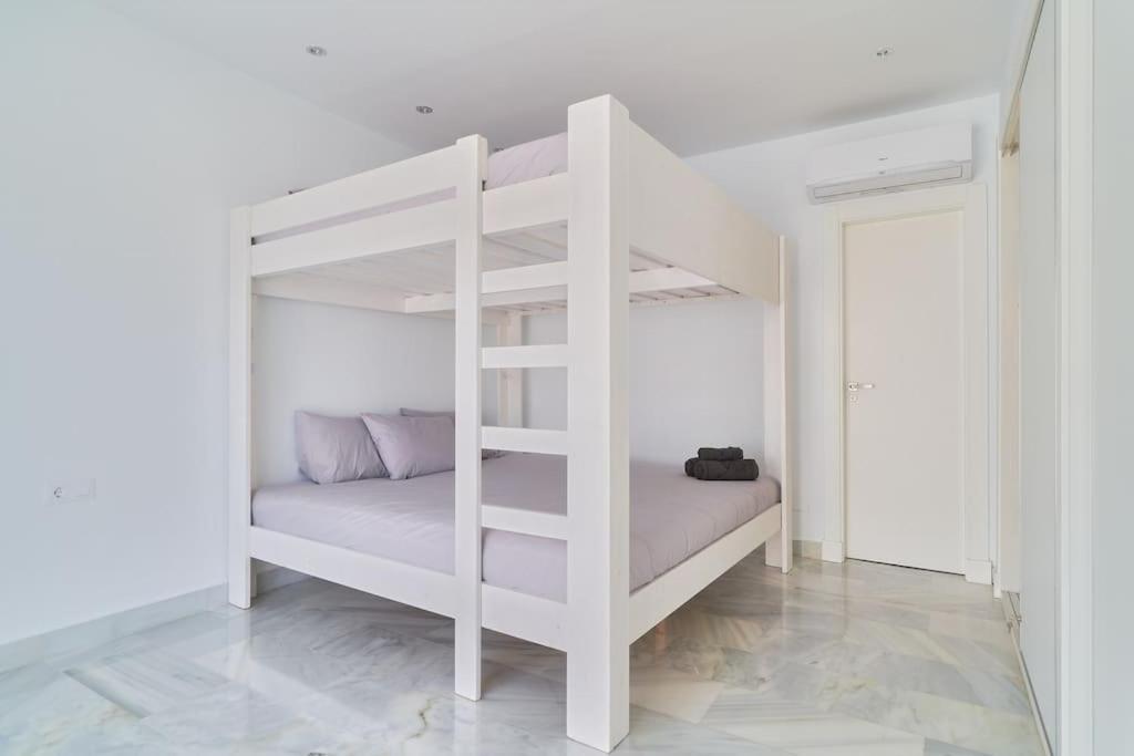 Superbe Appartement Avec Jaccuzi Marbella Esterno foto