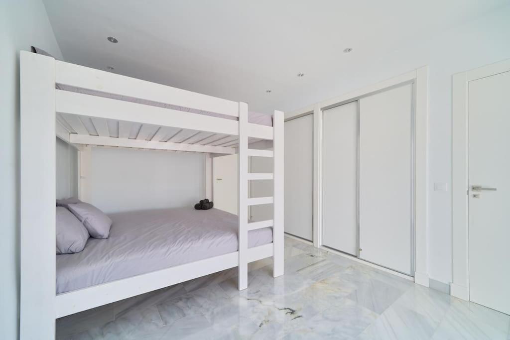 Superbe Appartement Avec Jaccuzi Marbella Esterno foto