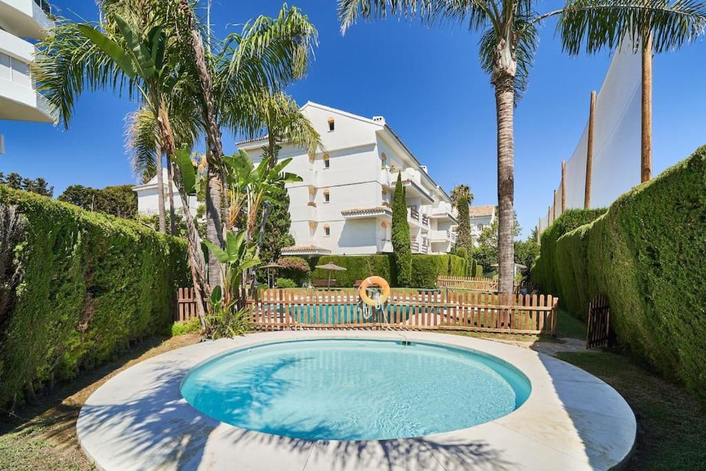 Superbe Appartement Avec Jaccuzi Marbella Esterno foto