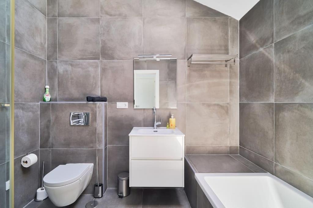 Superbe Appartement Avec Jaccuzi Marbella Esterno foto