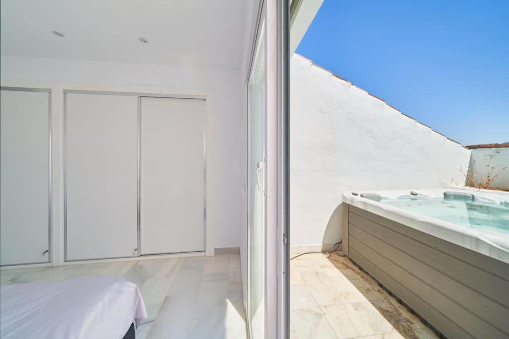 Superbe Appartement Avec Jaccuzi Marbella Esterno foto